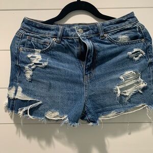American Eagle, mom shorts distressed